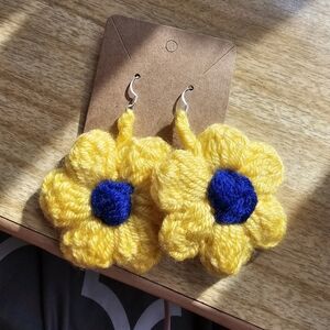 Handmade - Crocheted Milwaukee Brew-Town Daisy Earrings